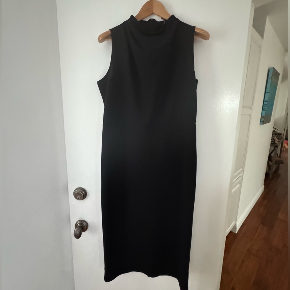 Chic Black Sleeveless Midi Dress